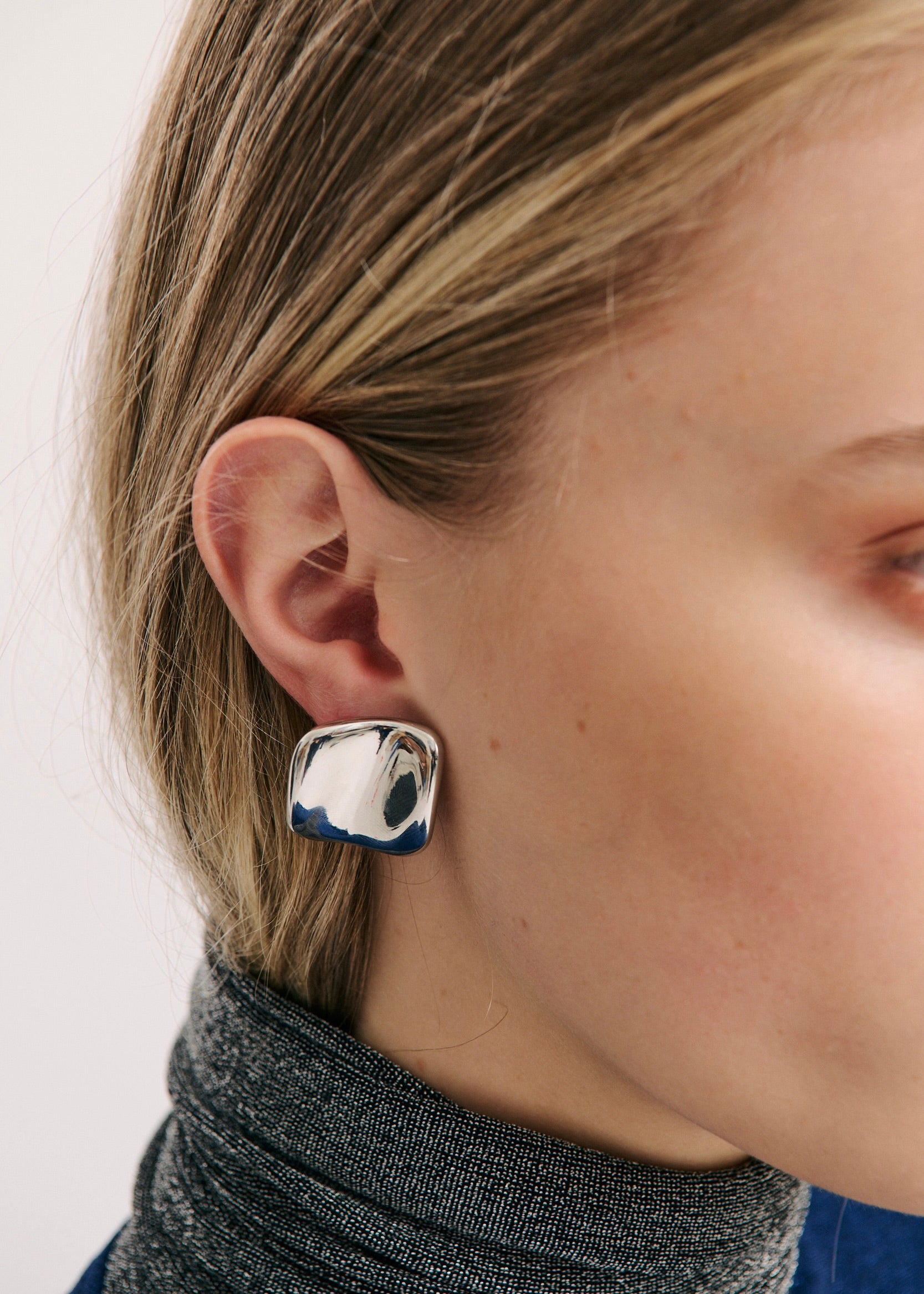 Warped Stud (7206512951377)