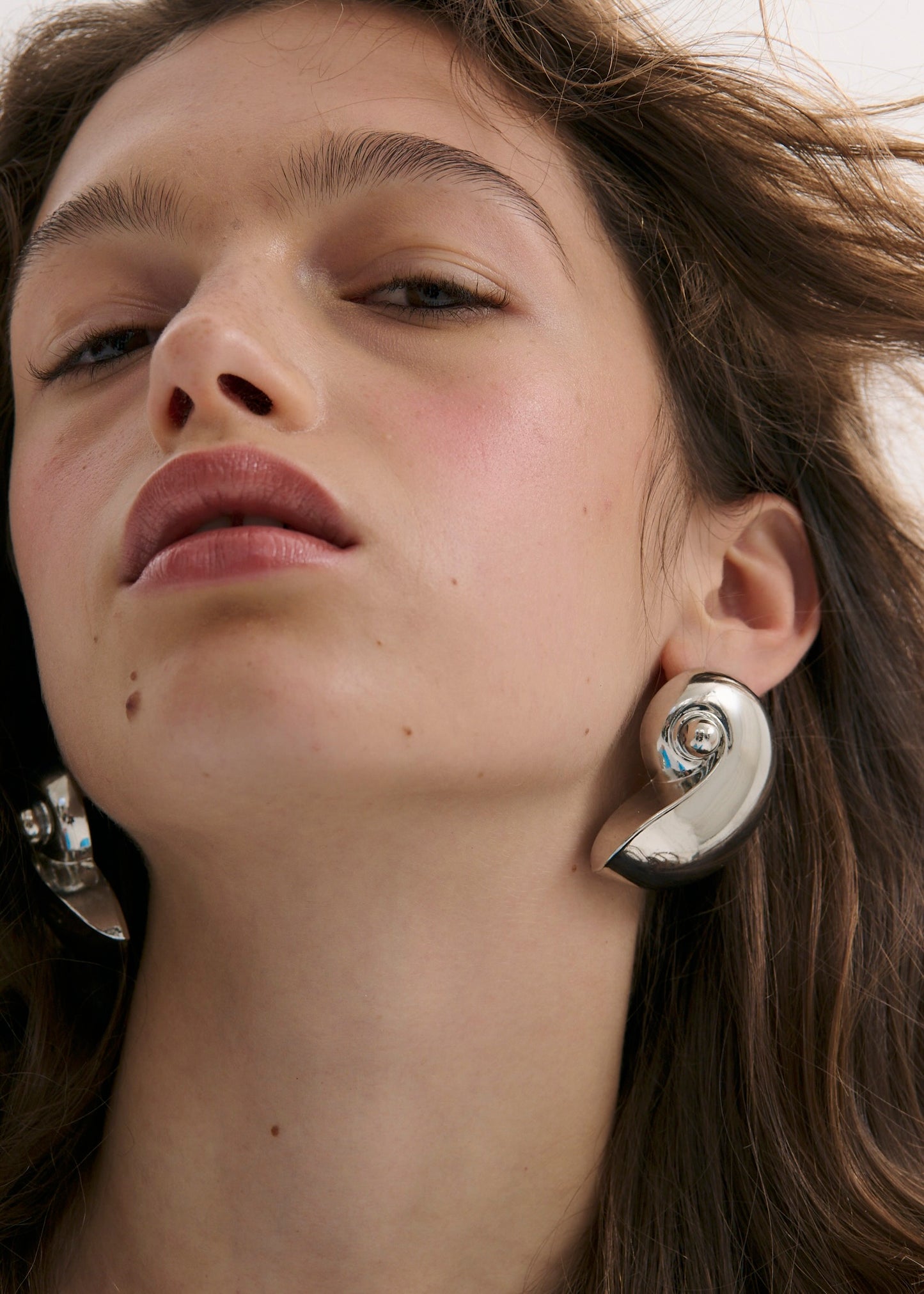 The Bea Shell Earring (7692880445521)