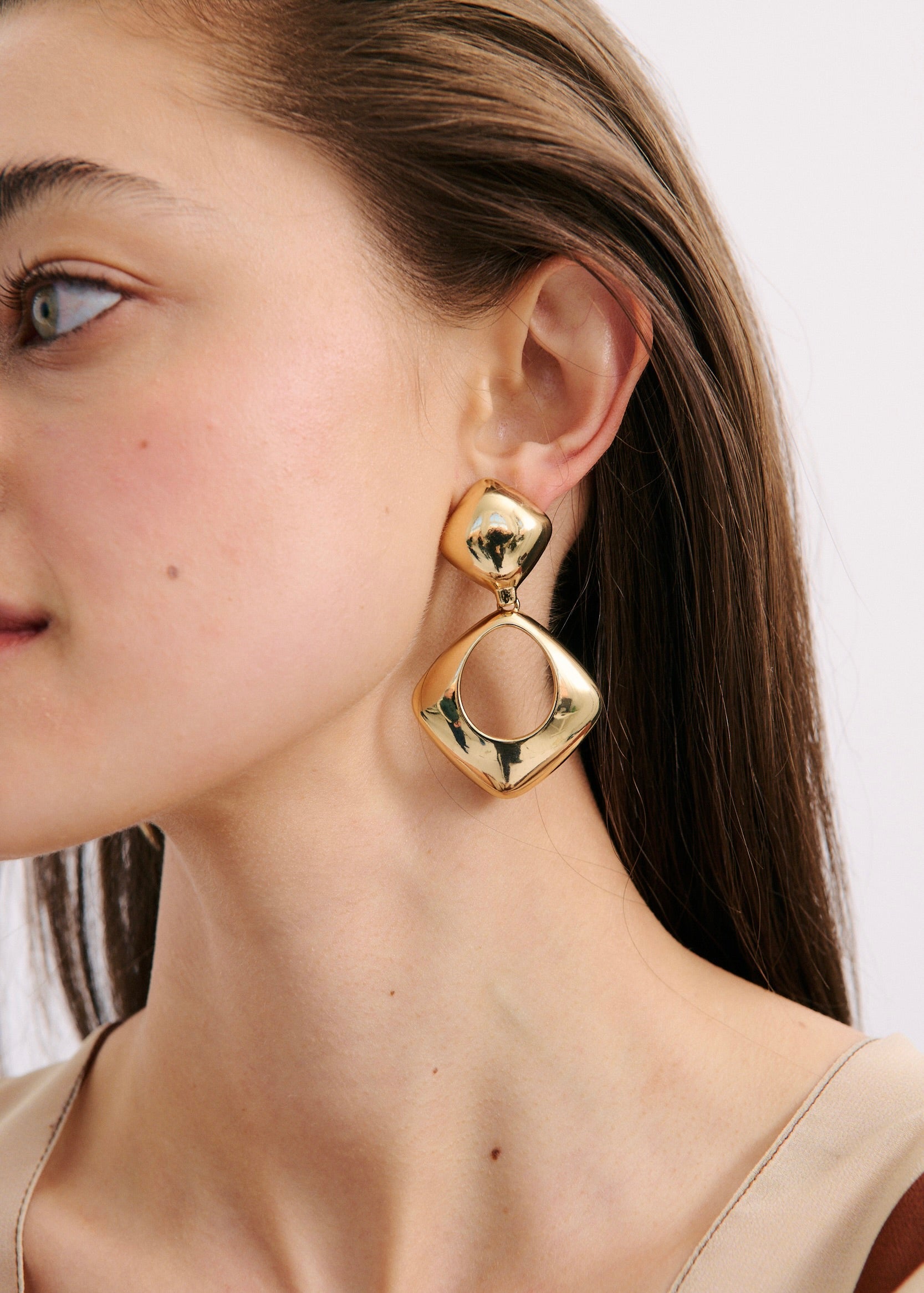 Carved Earring (7855724134481)