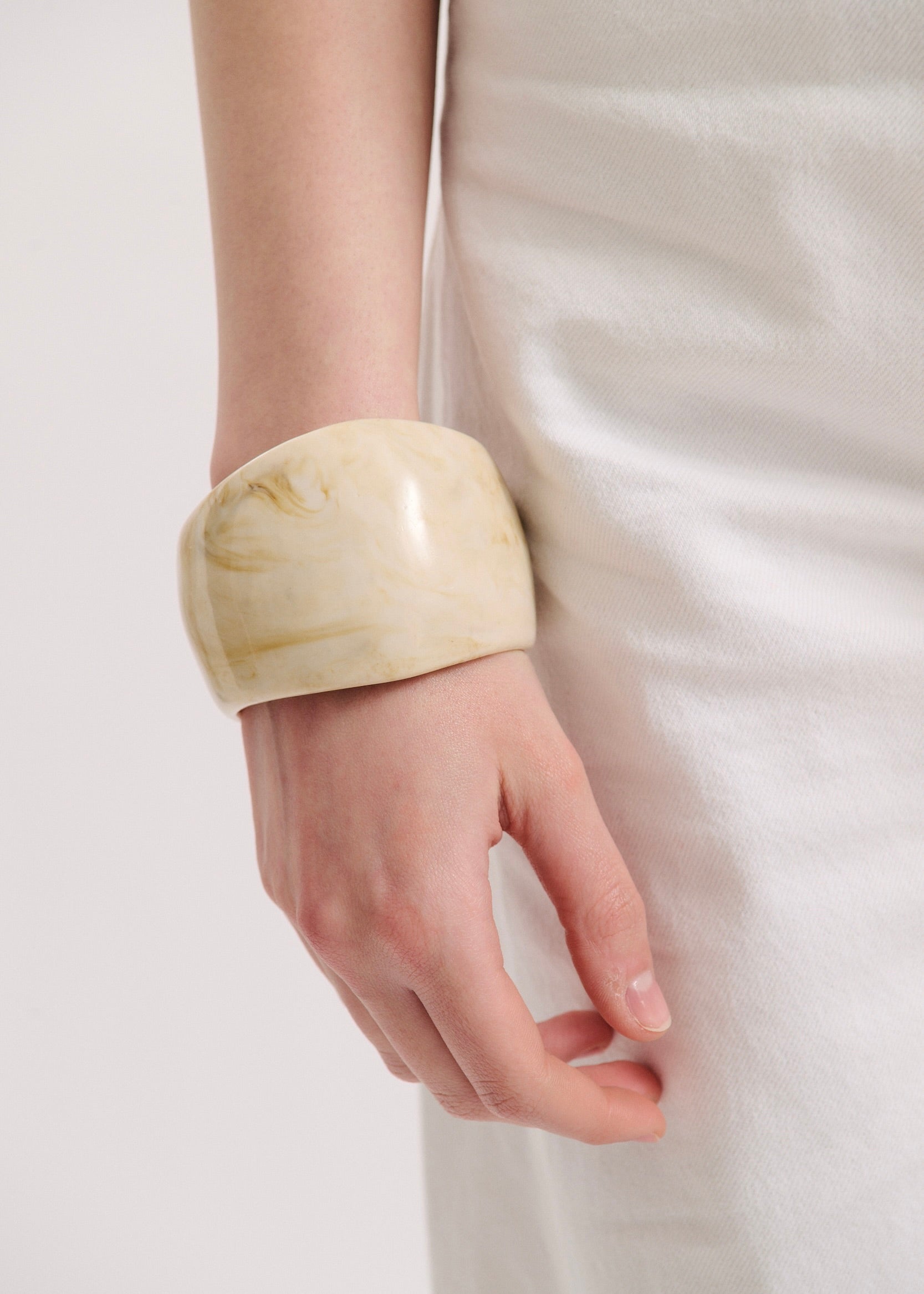 Ode Bangle (7789280886865)